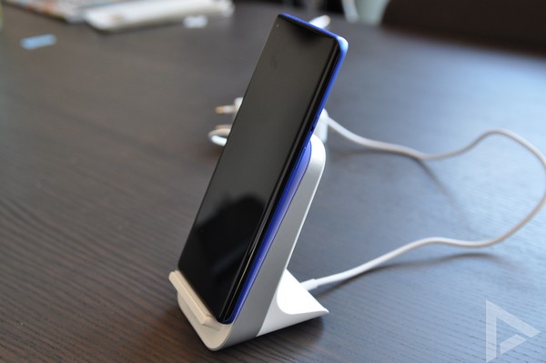 OnePlus 8 Pro Wireless Charging