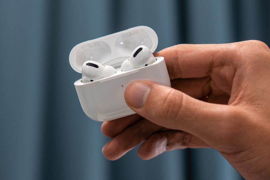 release AirPods Pro 2 and new iPhone SE in April - Free to Download APK