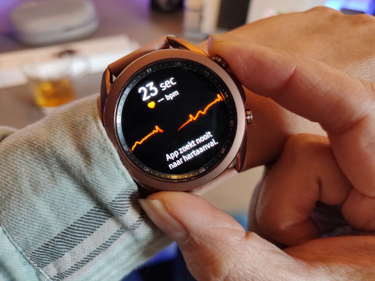 Samsung Galaxy Watch 3 measures ECG and blood pressure, so you can set the functions